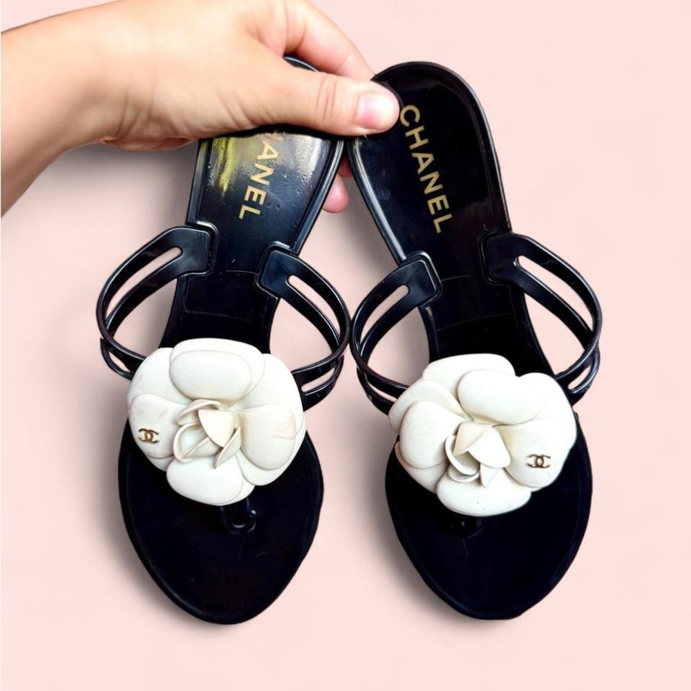 Y2K Chanel Camellia Thong Sandals Black White Cream EUR 37 (Fits size 6.5 - 7)
